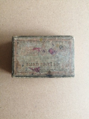 Boîte plumes blanzy poure - boîte, à