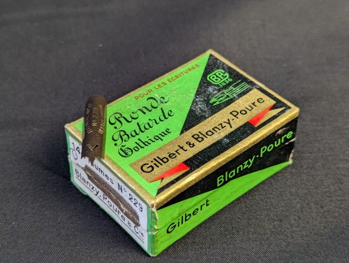 Boite plumes gilbert - plumes,