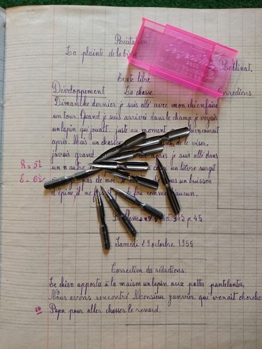 Boite plumes anciennes - boite,